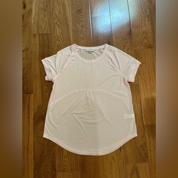 ATHLETA Lavender Pink Sheer T-shirt Size Medium NWOT - Picture 1 of 4